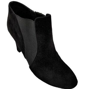 TAHARI Suzi Black Suede Side Zip Ankle Booties 8.5